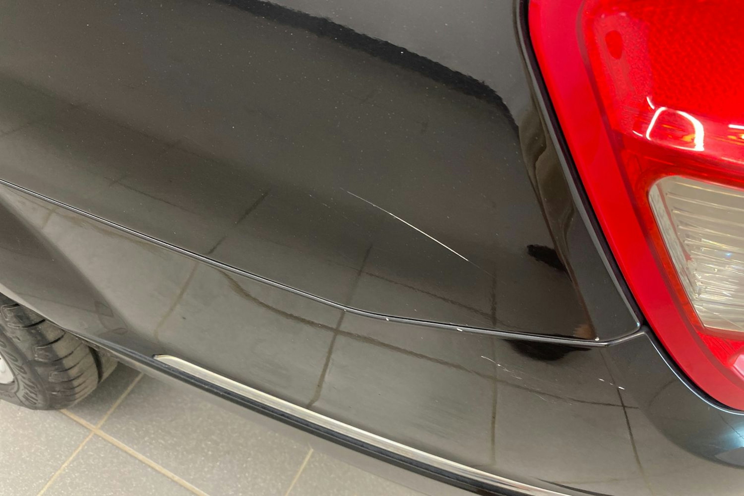 musta Mercedes-Benz C 2010 kuva 18.