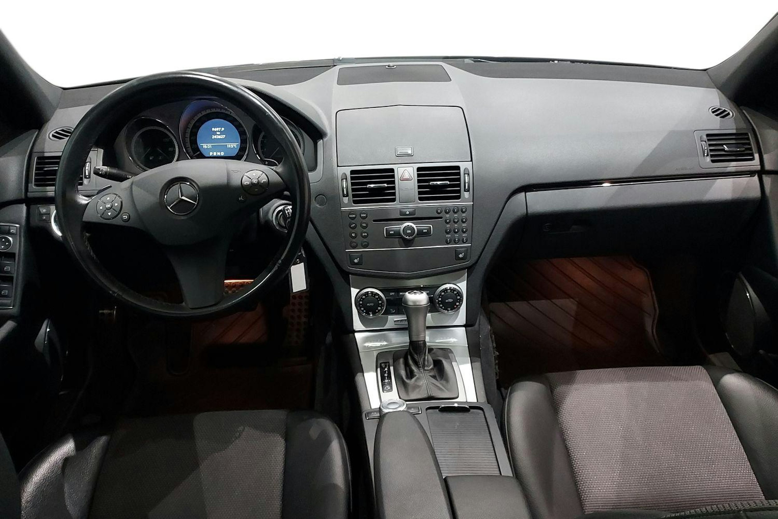 musta Mercedes-Benz C 2010 kuva 9.