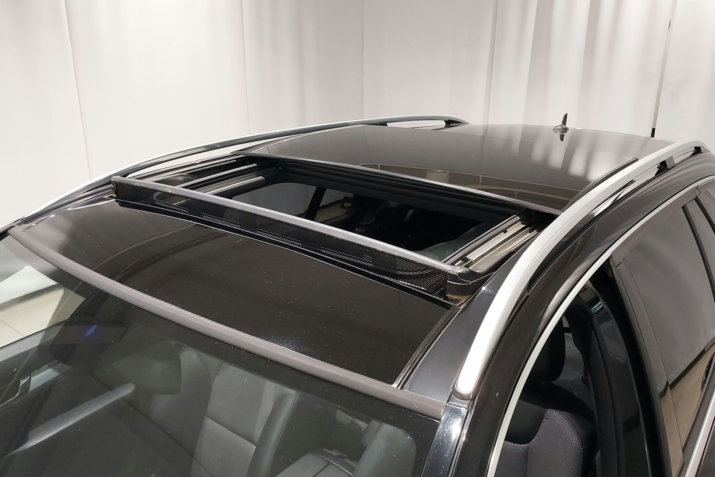 musta Mercedes-Benz C 2010 kuva 15.