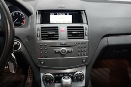 musta Mercedes-Benz C 2010 kuva 18.
