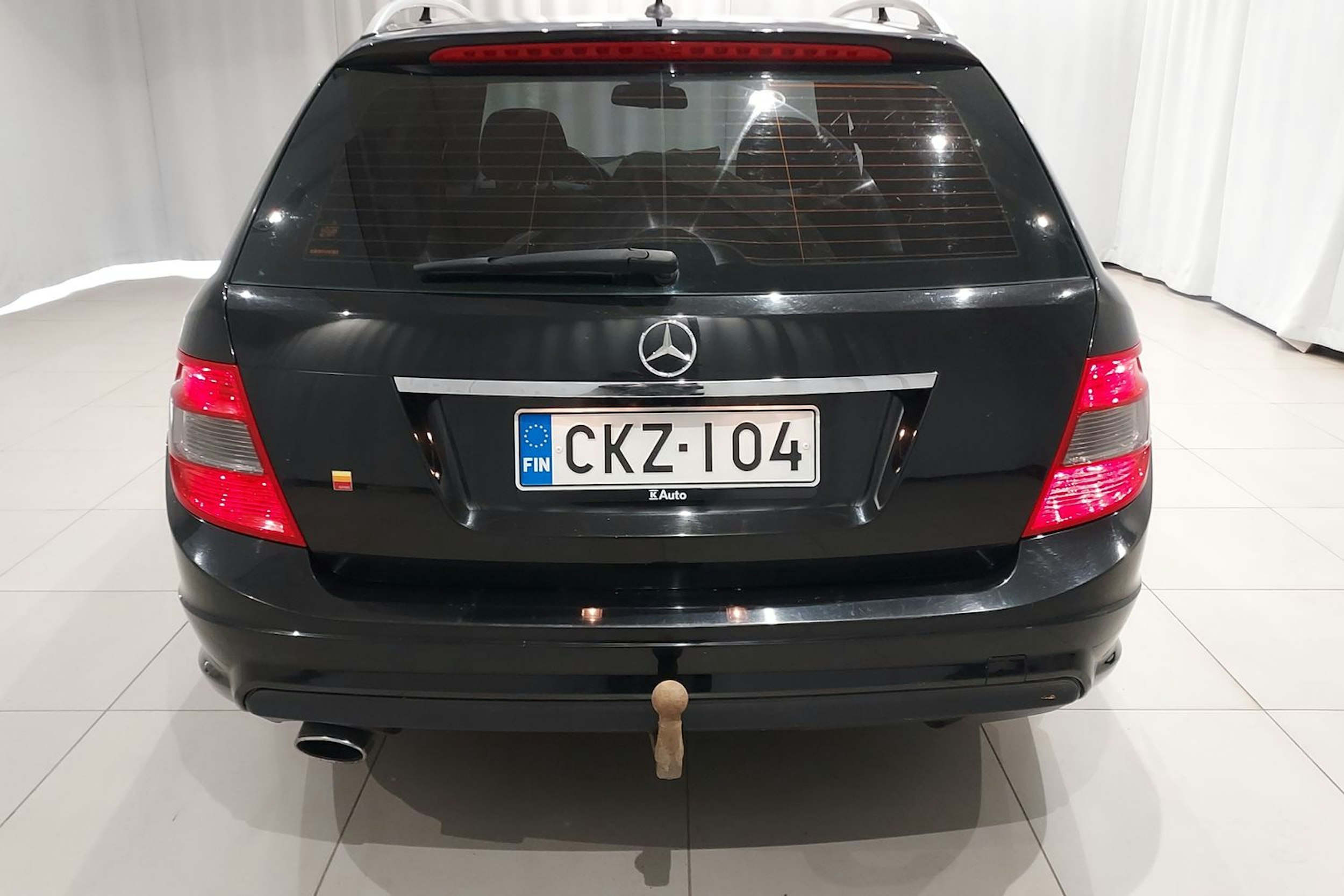 musta Mercedes-Benz C 2010 kuva 22.