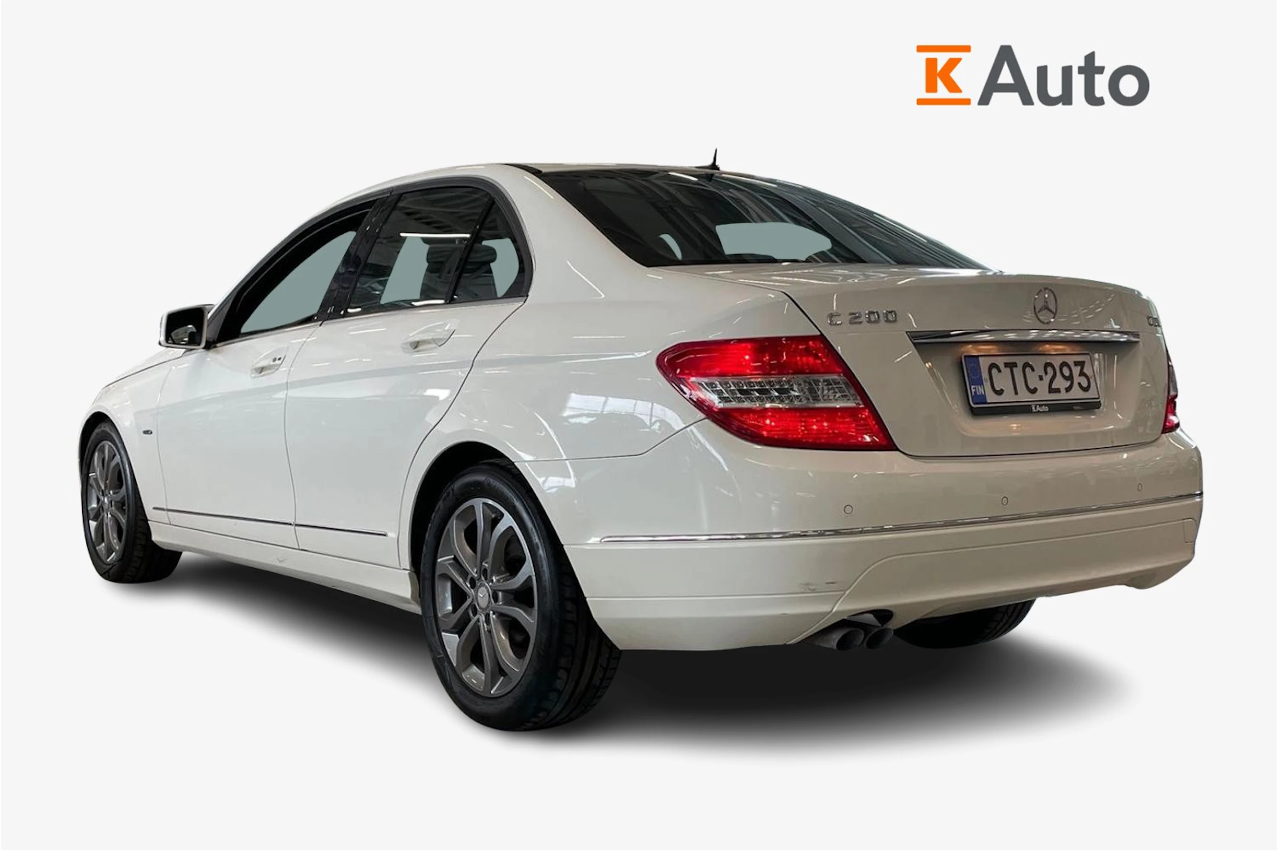 valkoinen Mercedes-Benz C 2010 kuva 2.