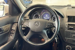 valkoinen Mercedes-Benz C 2010 kuva 11.