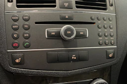 valkoinen Mercedes-Benz C 2010 kuva 18.