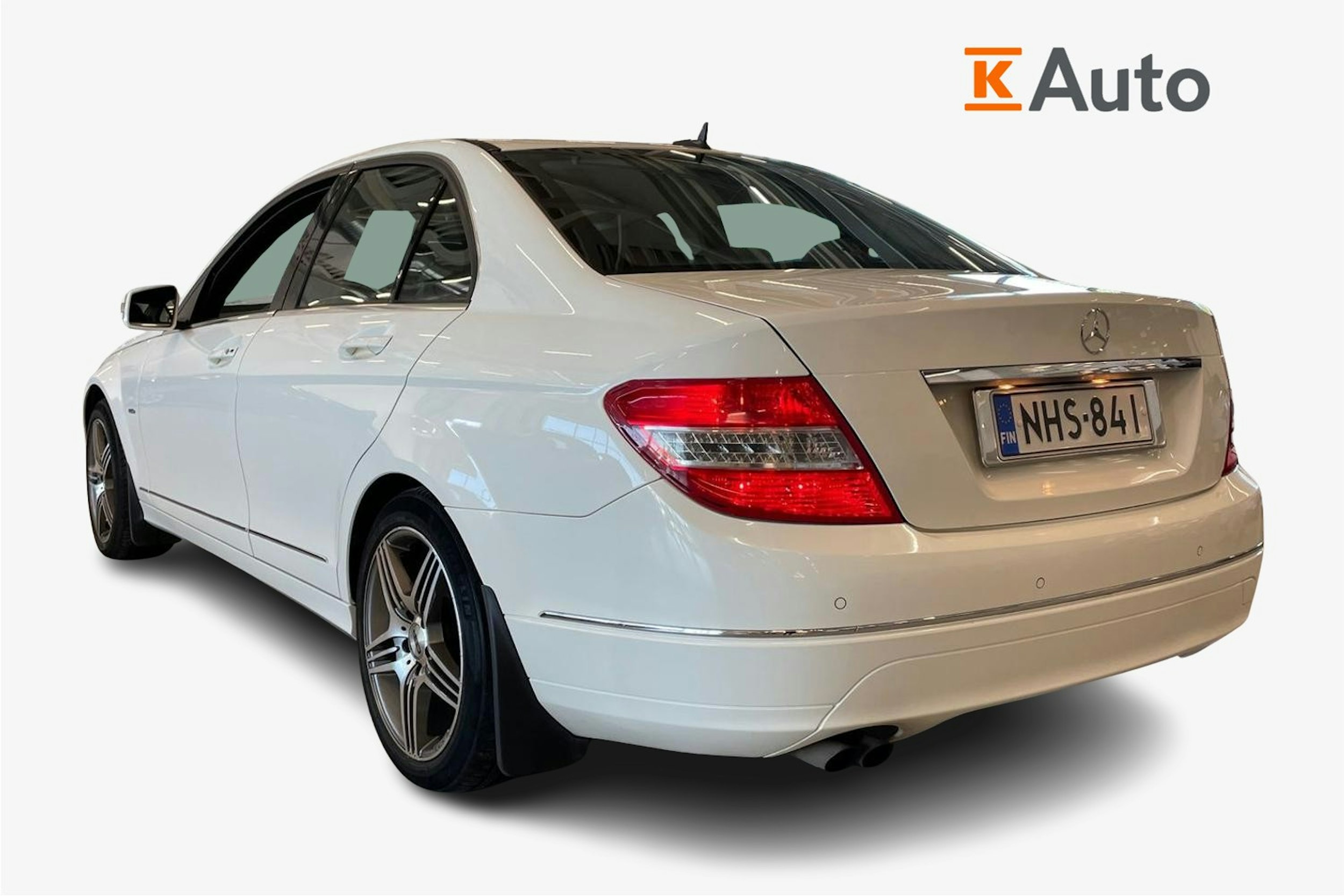 valkoinen Mercedes-Benz C 2010 kuva 2.