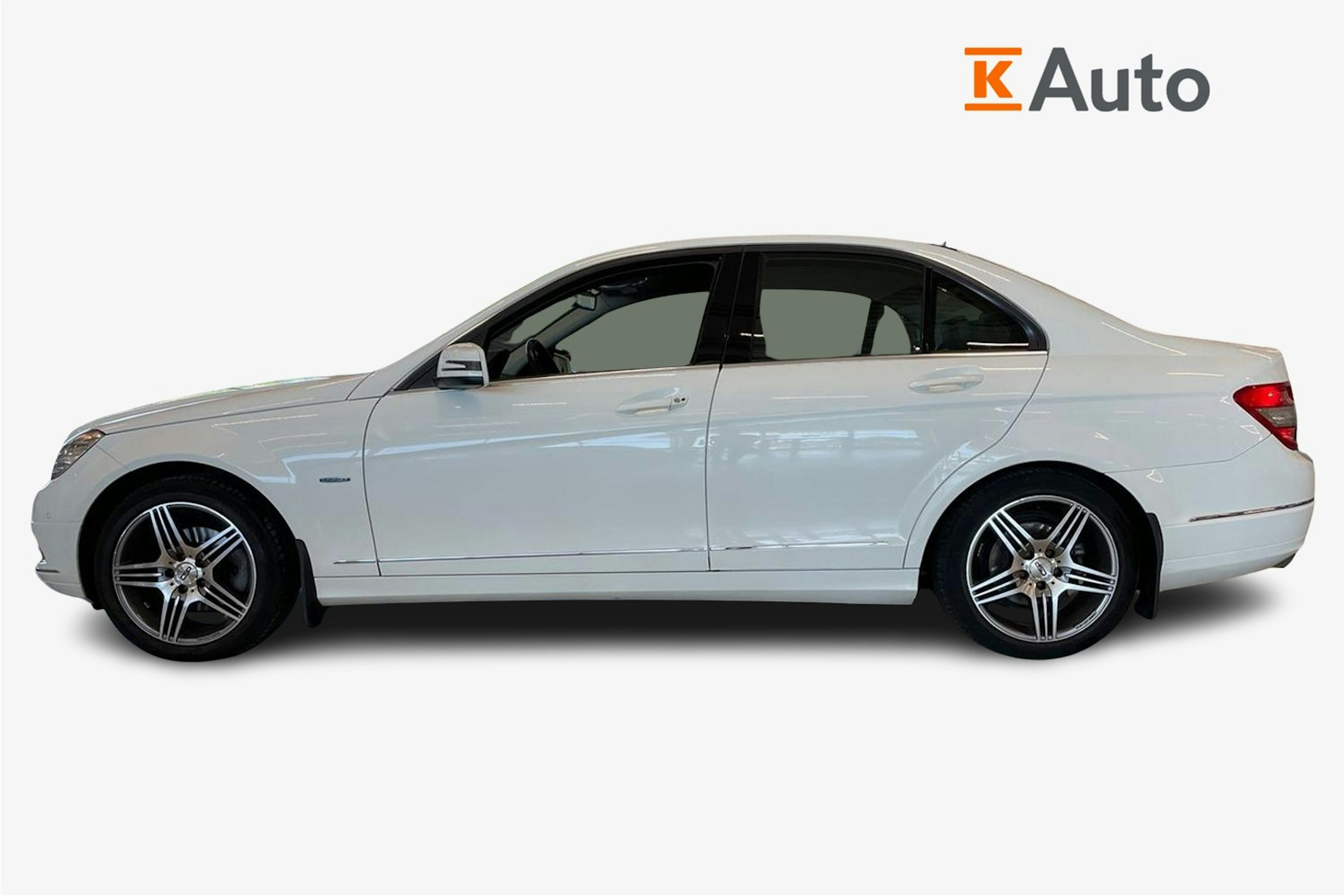 valkoinen Mercedes-Benz C 2010 kuva 6.
