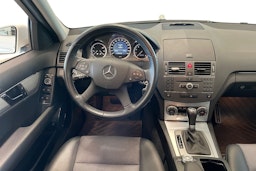 valkoinen Mercedes-Benz C 2010 kuva 9.
