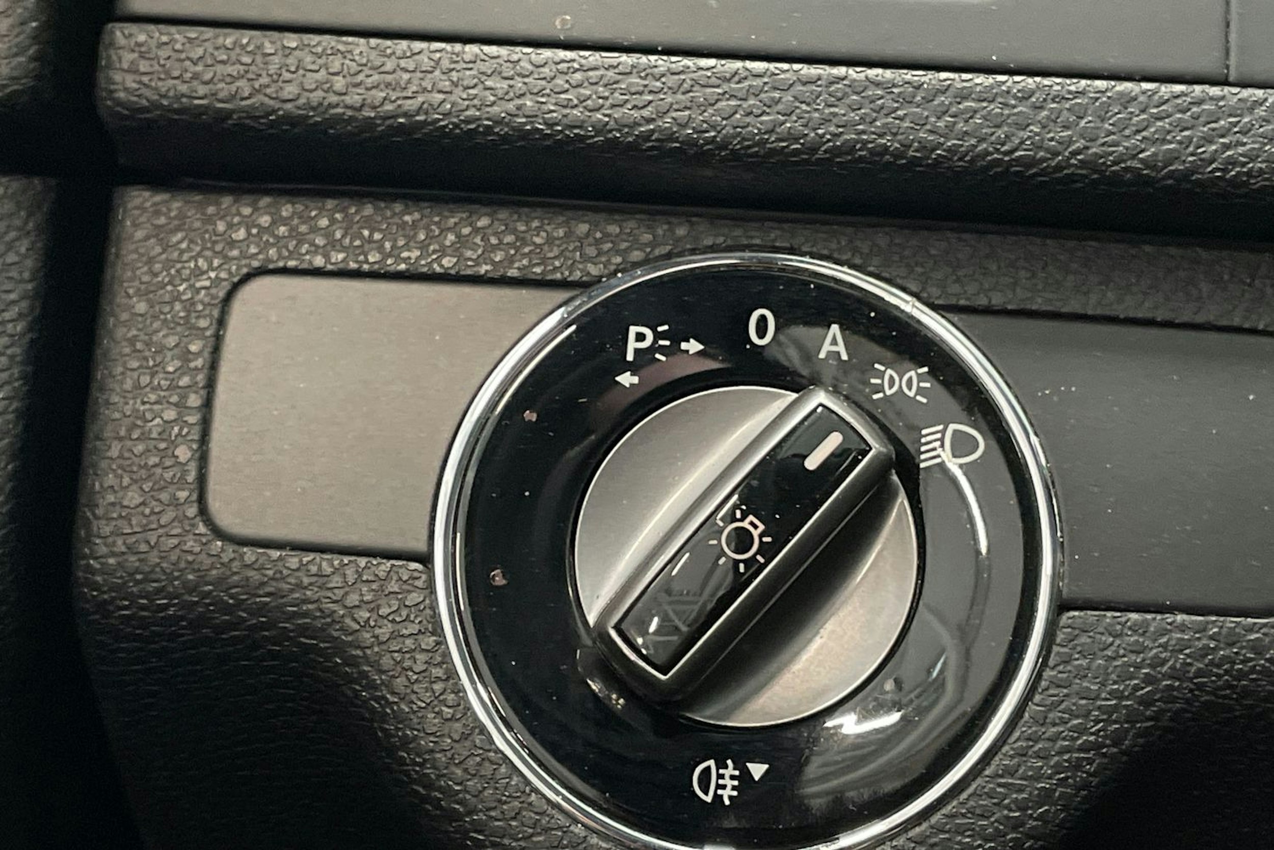 valkoinen Mercedes-Benz C 2010 kuva 20.