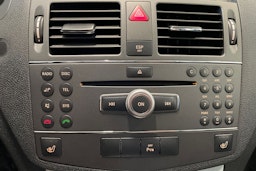 valkoinen Mercedes-Benz C 2010 kuva 24.