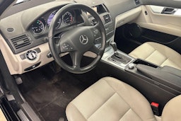 Musta Mercedes-Benz C 2010 kuva 7.