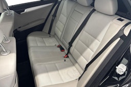 Musta Mercedes-Benz C 2010 kuva 10.