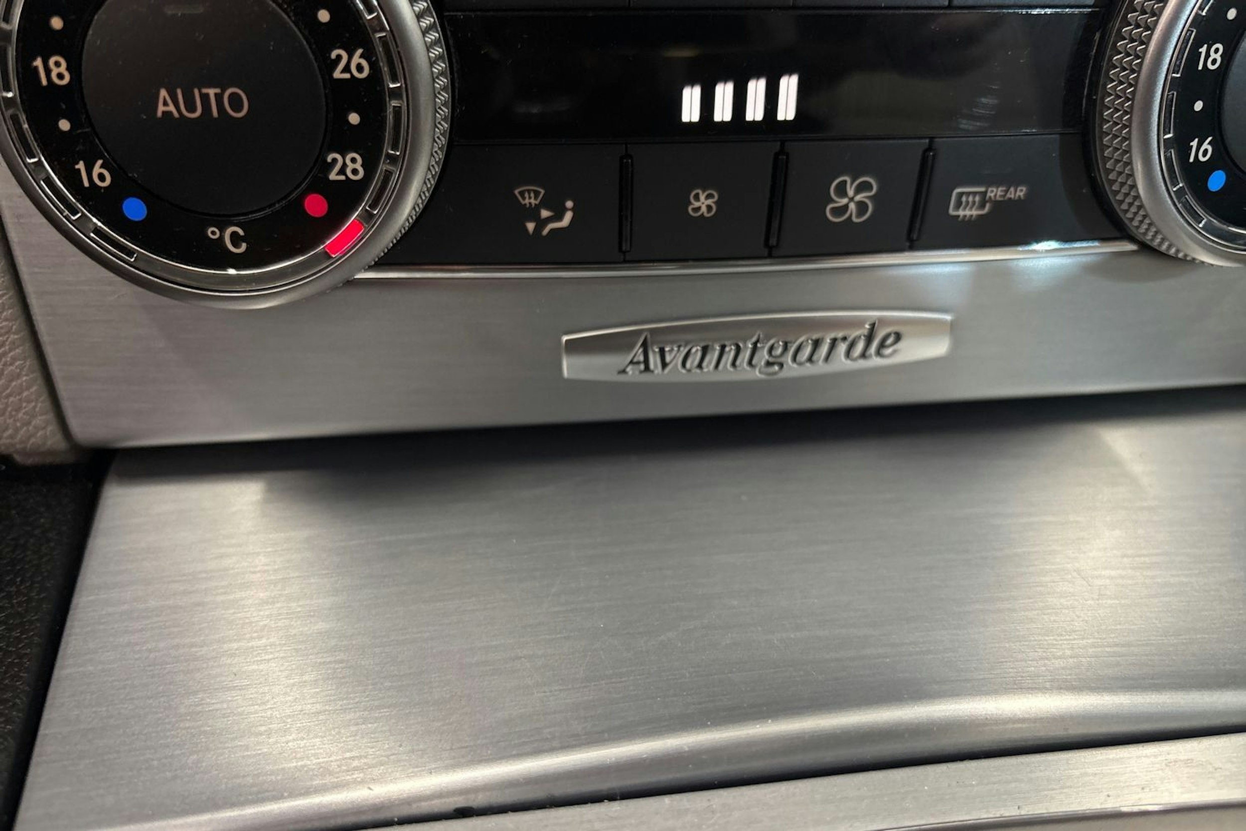 Musta Mercedes-Benz C 2010 kuva 15.