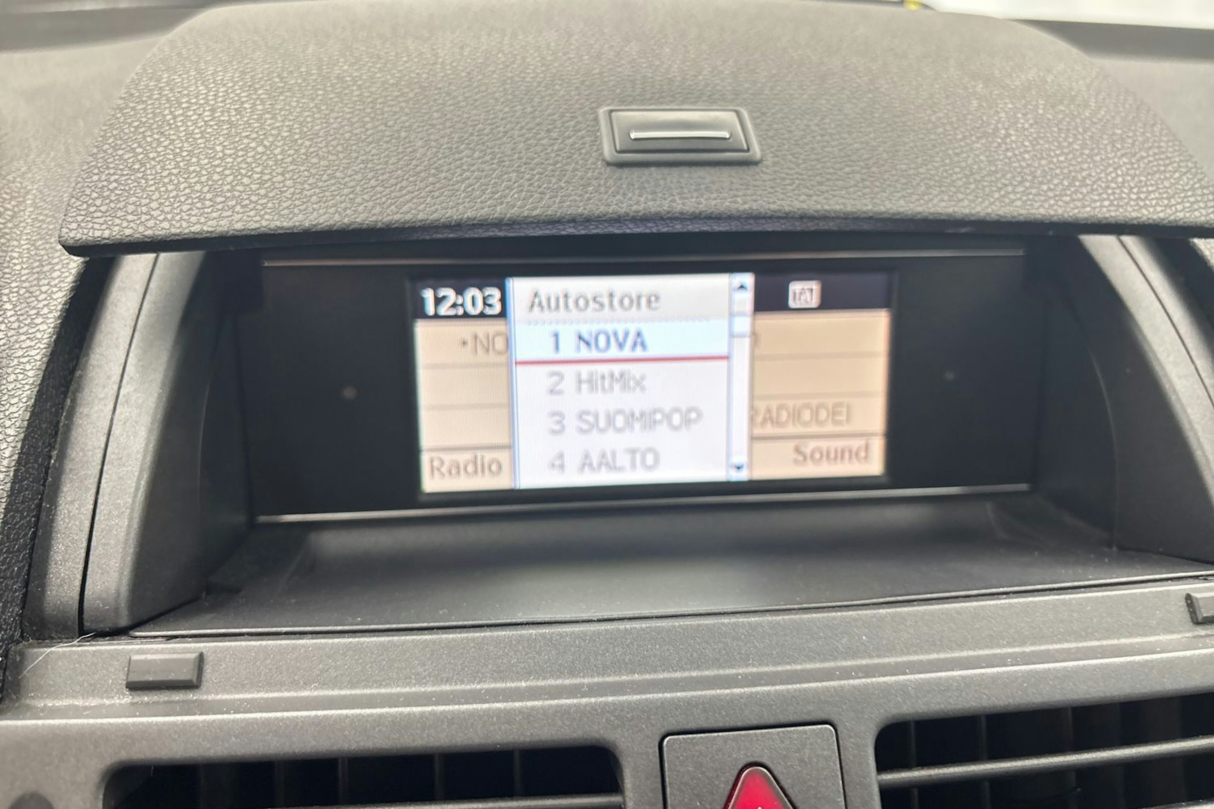 Musta Mercedes-Benz C 2010 kuva 16.