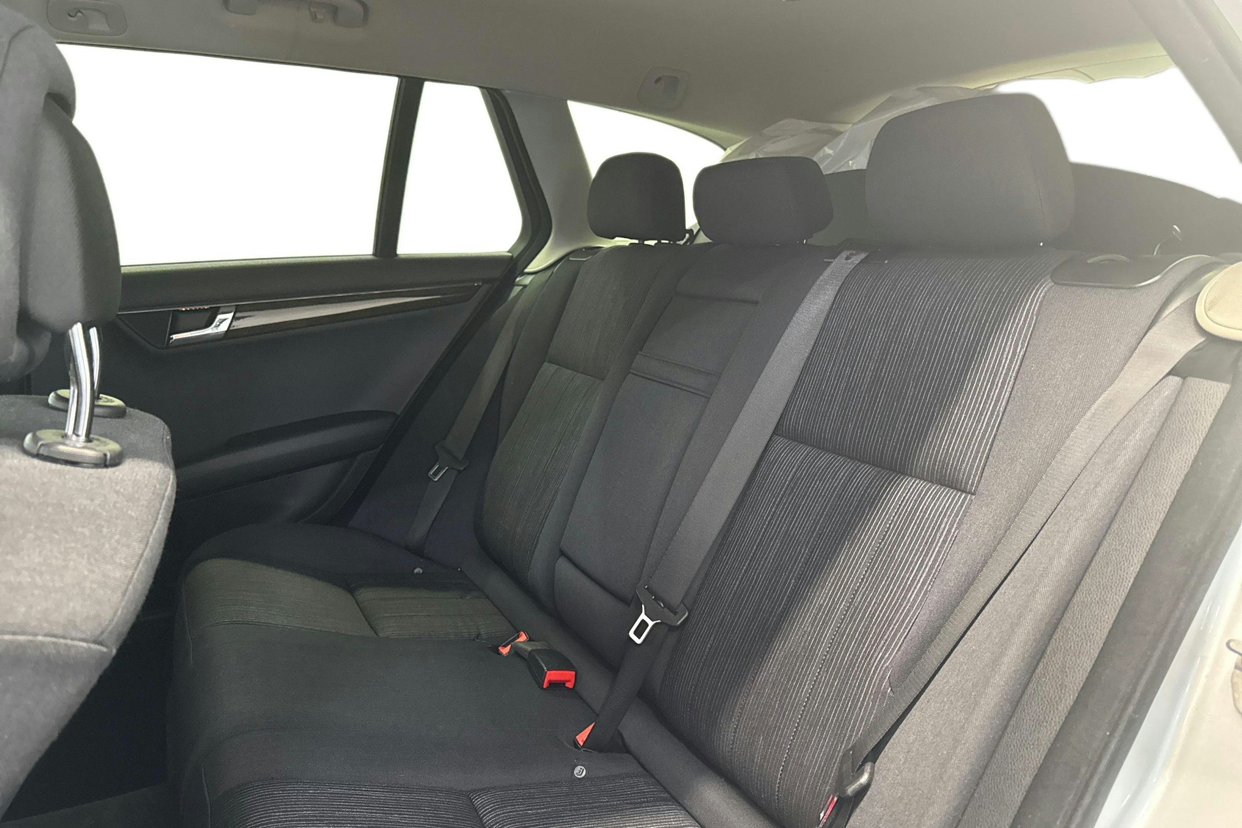 harmaa Mercedes-Benz C 2010 kuva 8.