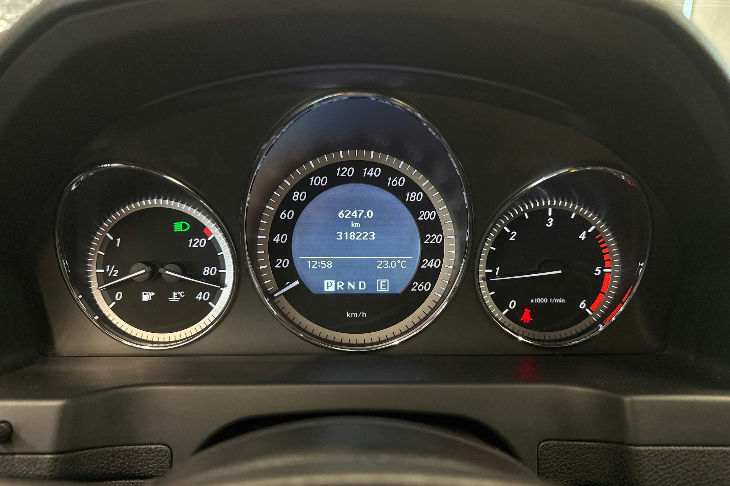 harmaa Mercedes-Benz C 2010 kuva 11.