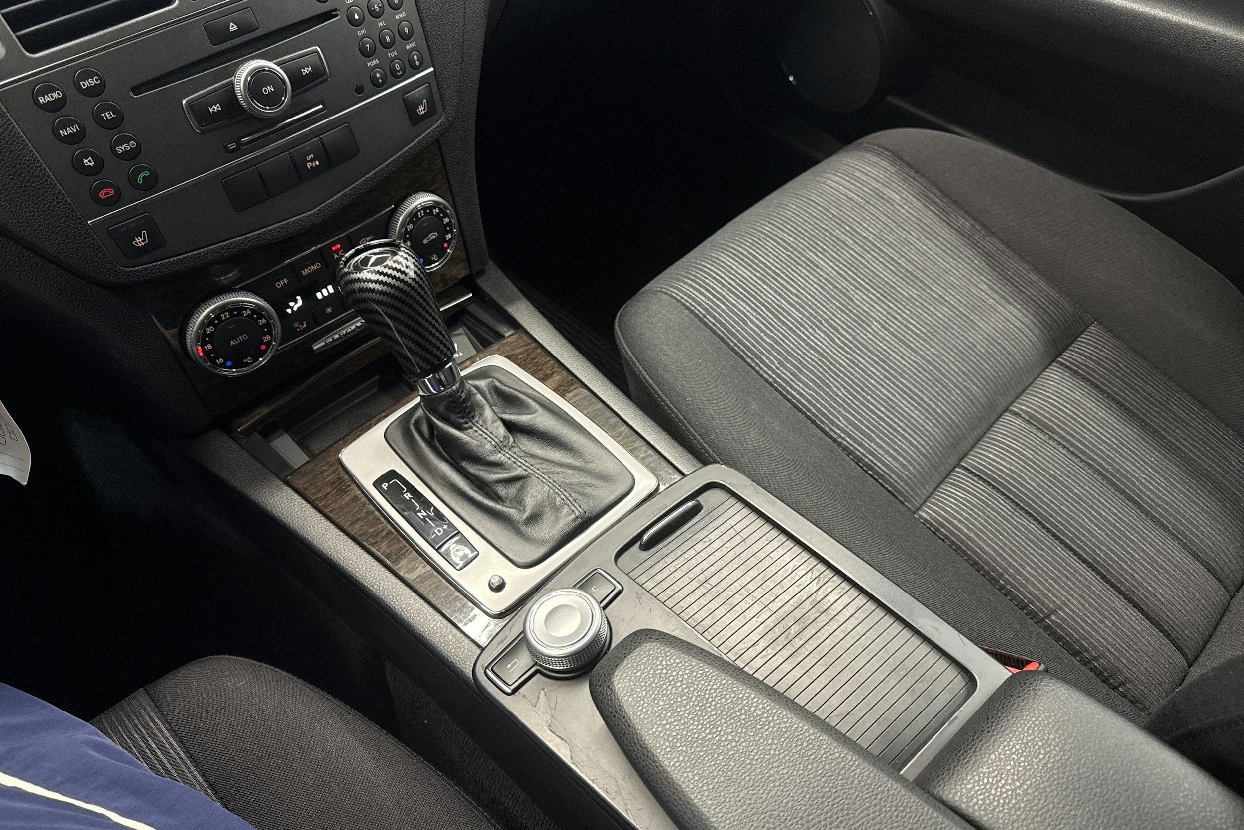 harmaa Mercedes-Benz C 2010 kuva 14.