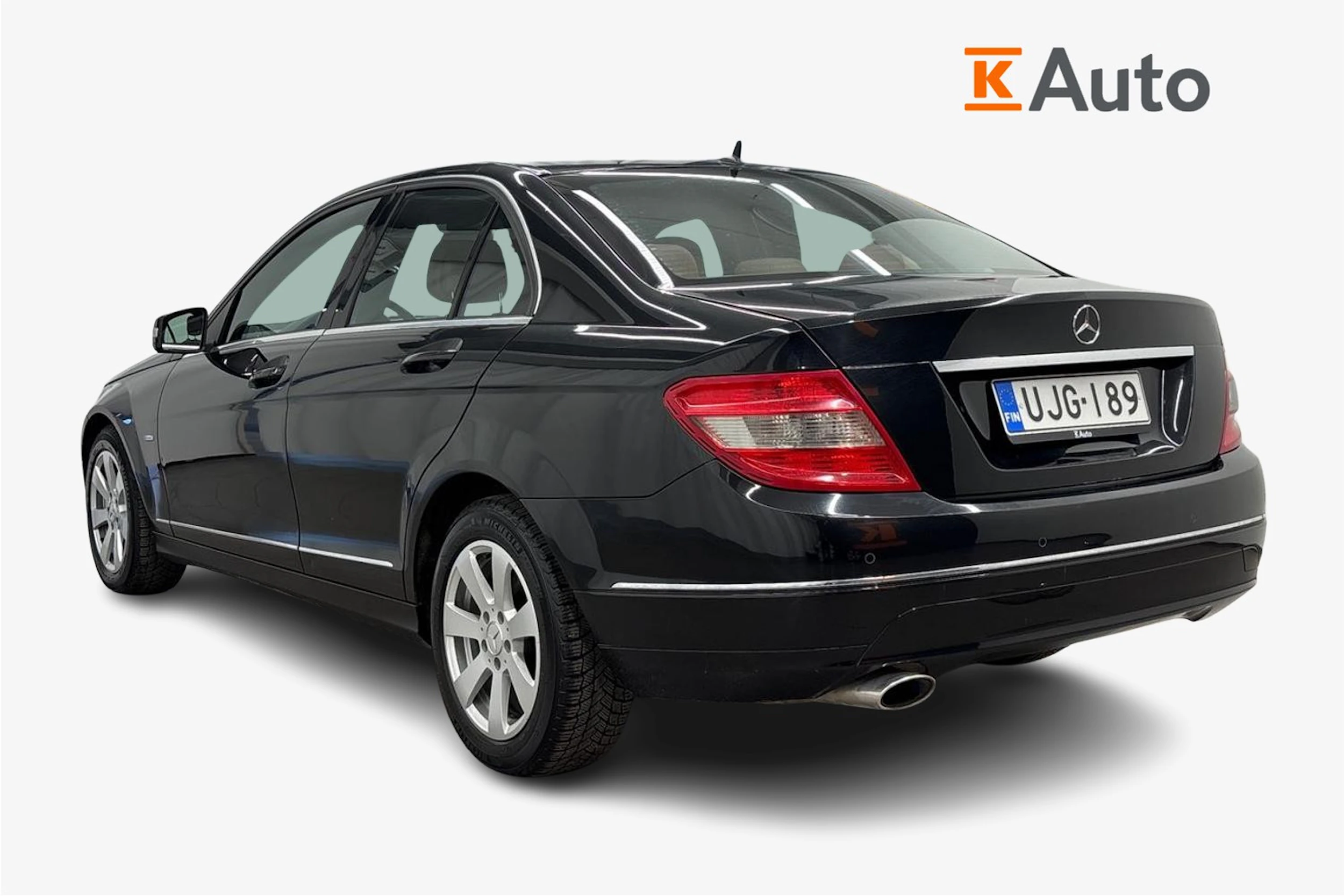 Musta Mercedes-Benz C 2010 kuva 2.