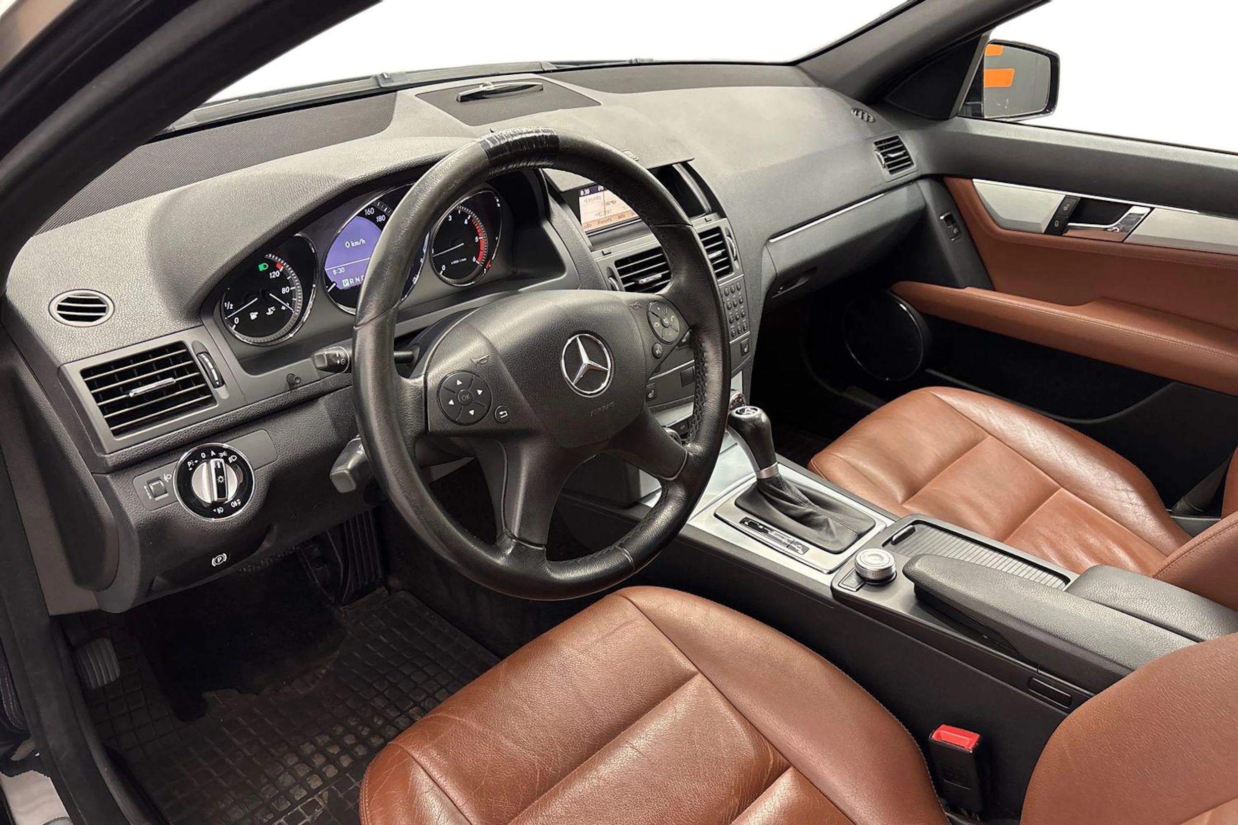 Musta Mercedes-Benz C 2010 kuva 6.