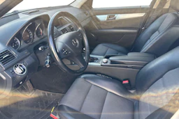 valkoinen Mercedes-Benz C 2010 kuva 3.