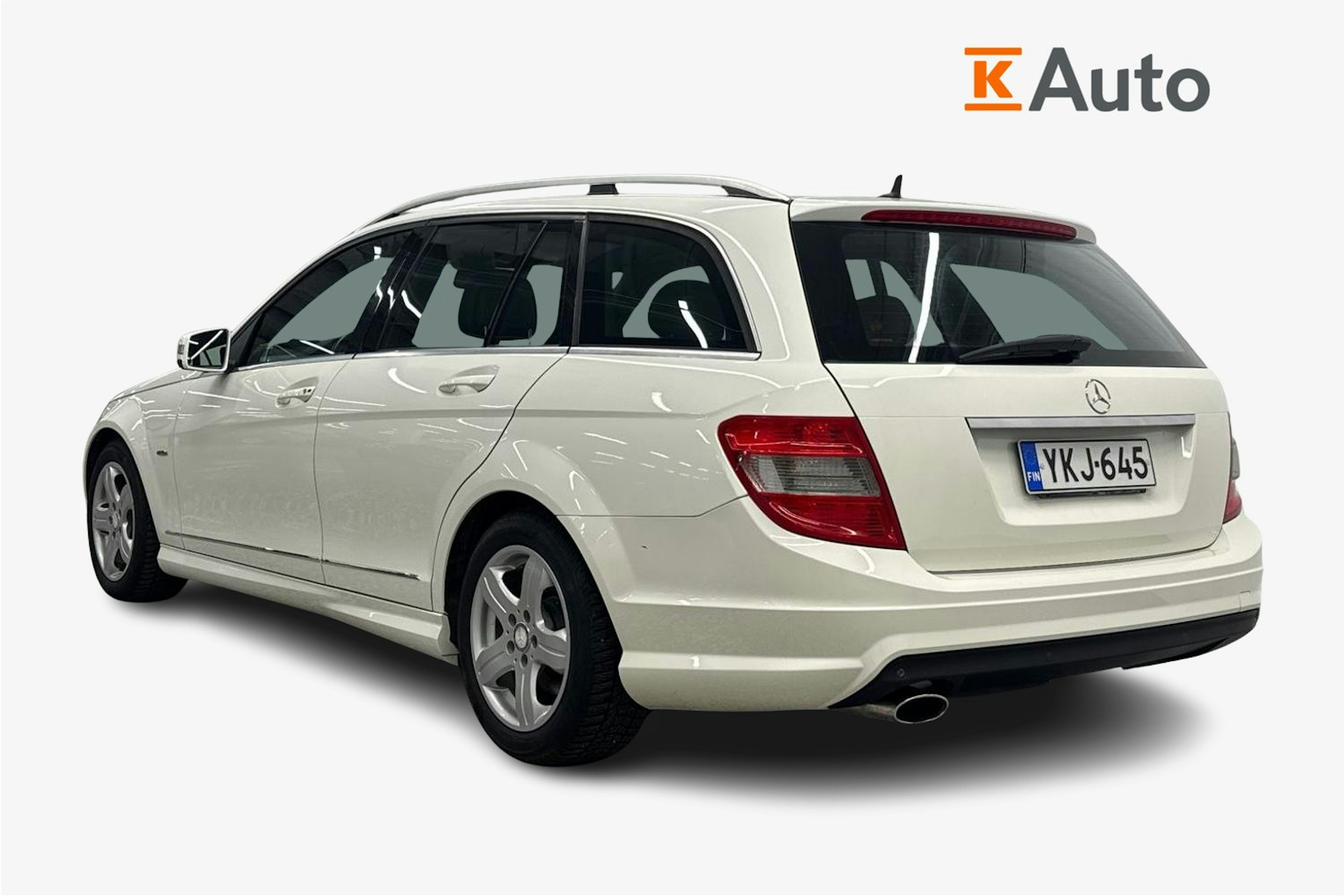 valkoinen Mercedes-Benz C 2010 kuva 2.