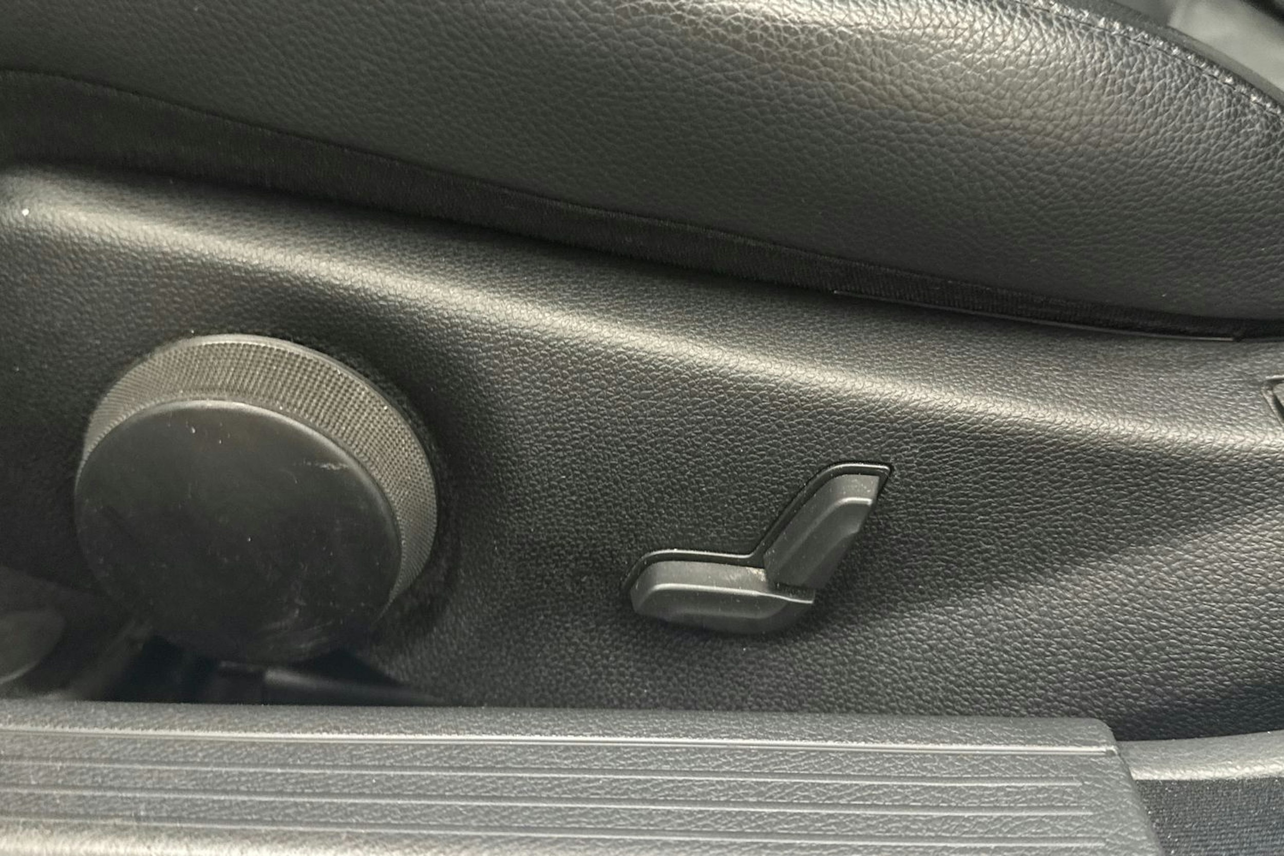 valkoinen Mercedes-Benz C 2010 kuva 13.