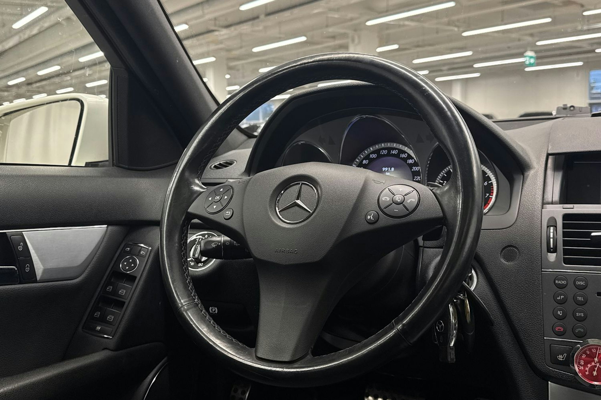 valkoinen Mercedes-Benz C 2010 kuva 14.