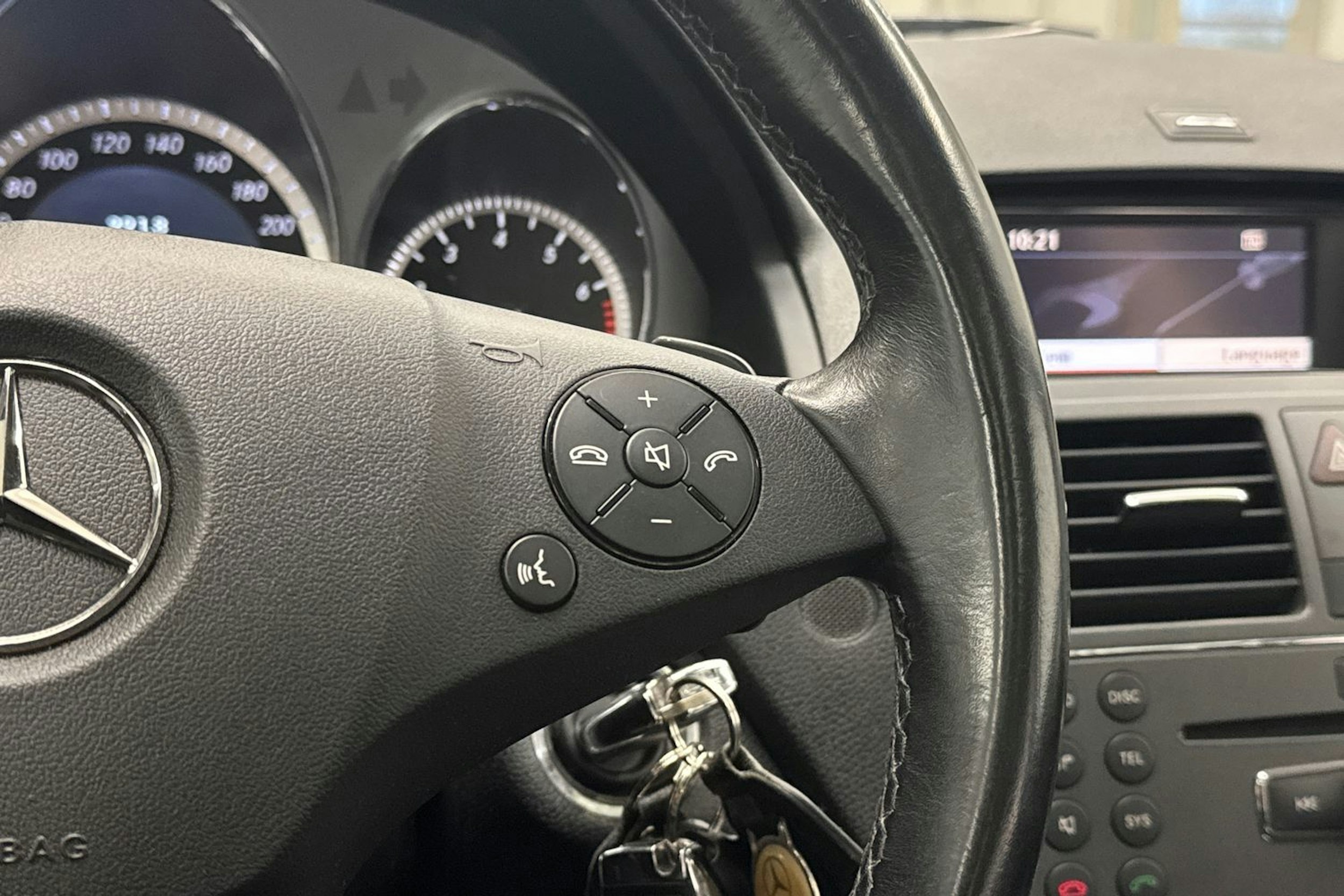 valkoinen Mercedes-Benz C 2010 kuva 16.