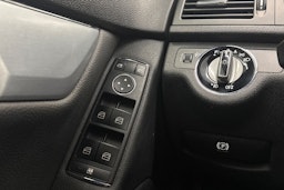 valkoinen Mercedes-Benz C 2010 kuva 20.