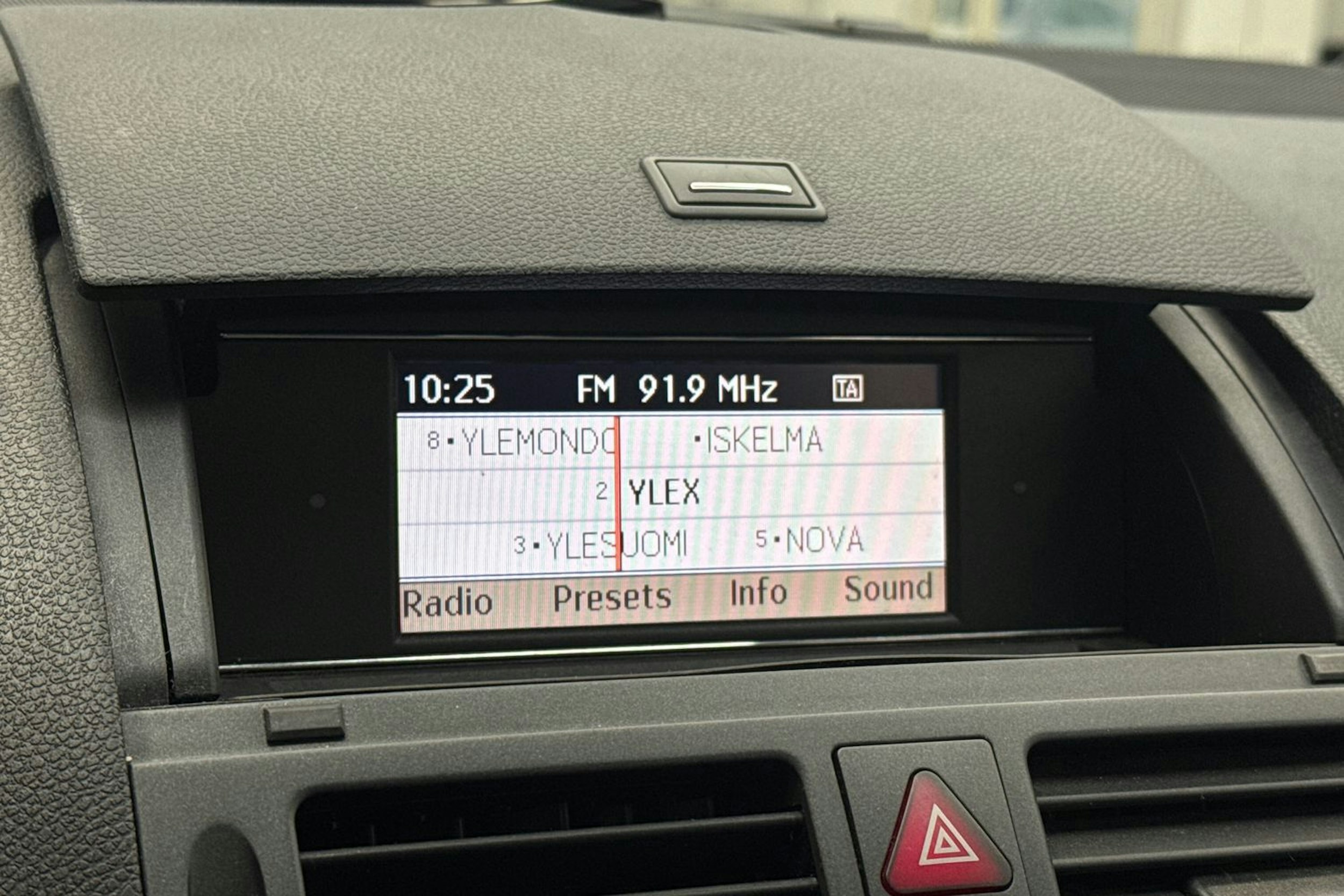 valkoinen Mercedes-Benz C 2010 kuva 25.