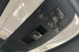 valkoinen Mercedes-Benz C 2010 kuva 30.