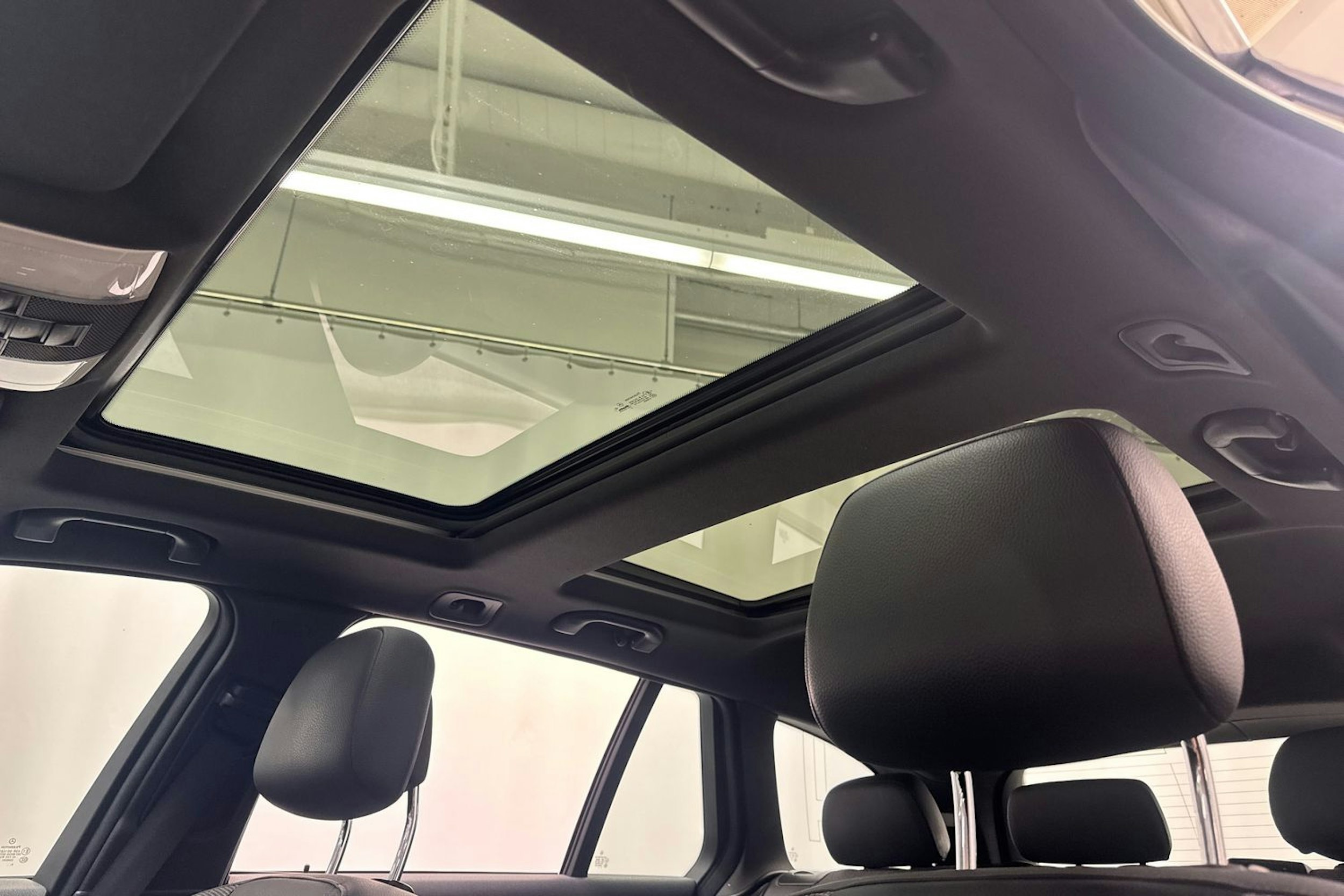 valkoinen Mercedes-Benz C 2010 kuva 31.