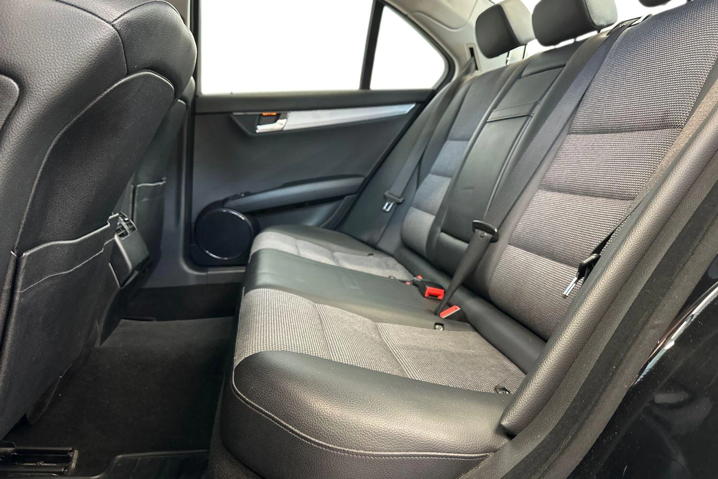 musta Mercedes-Benz C 2011 kuva 8.