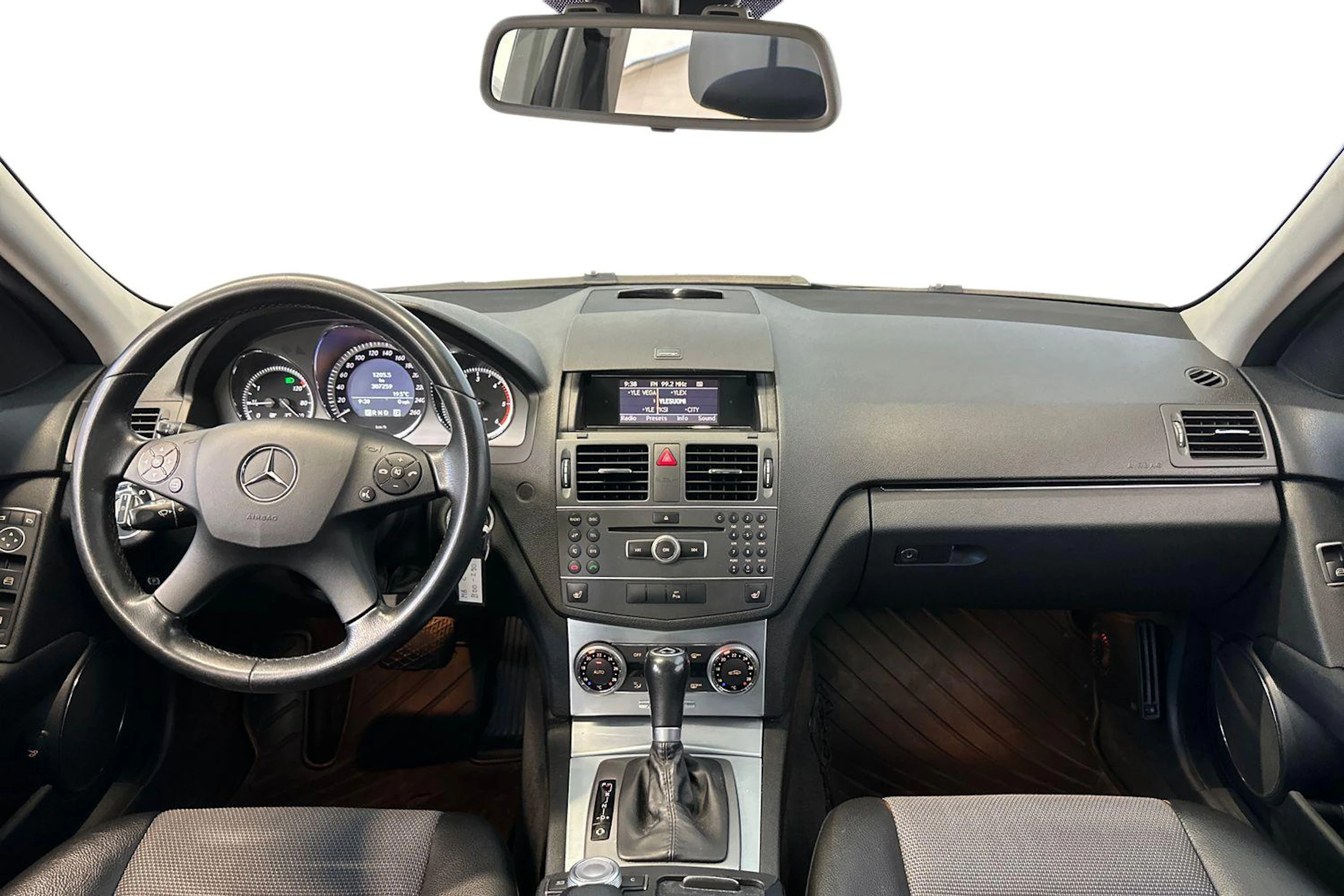 musta Mercedes-Benz C 2011 kuva 9.