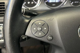 musta Mercedes-Benz C 2011 kuva 18.
