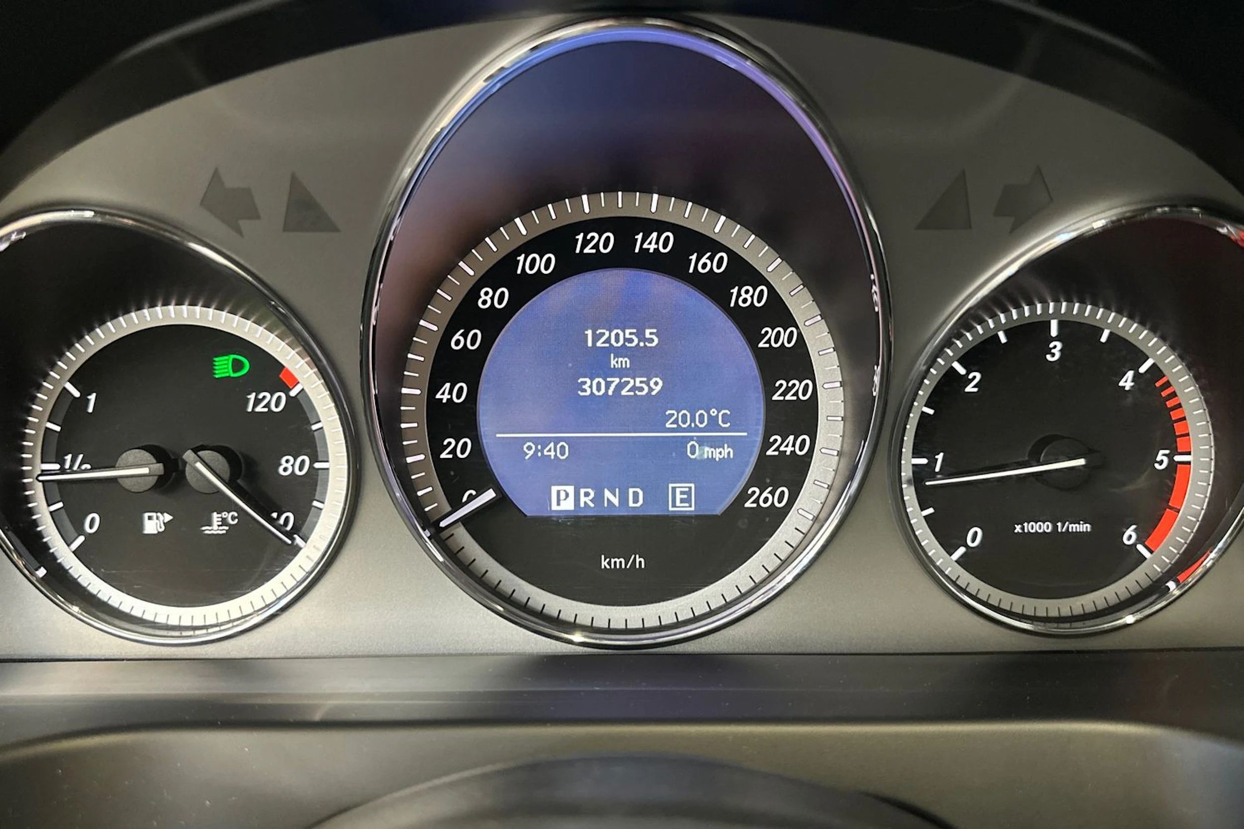 musta Mercedes-Benz C 2011 kuva 21.