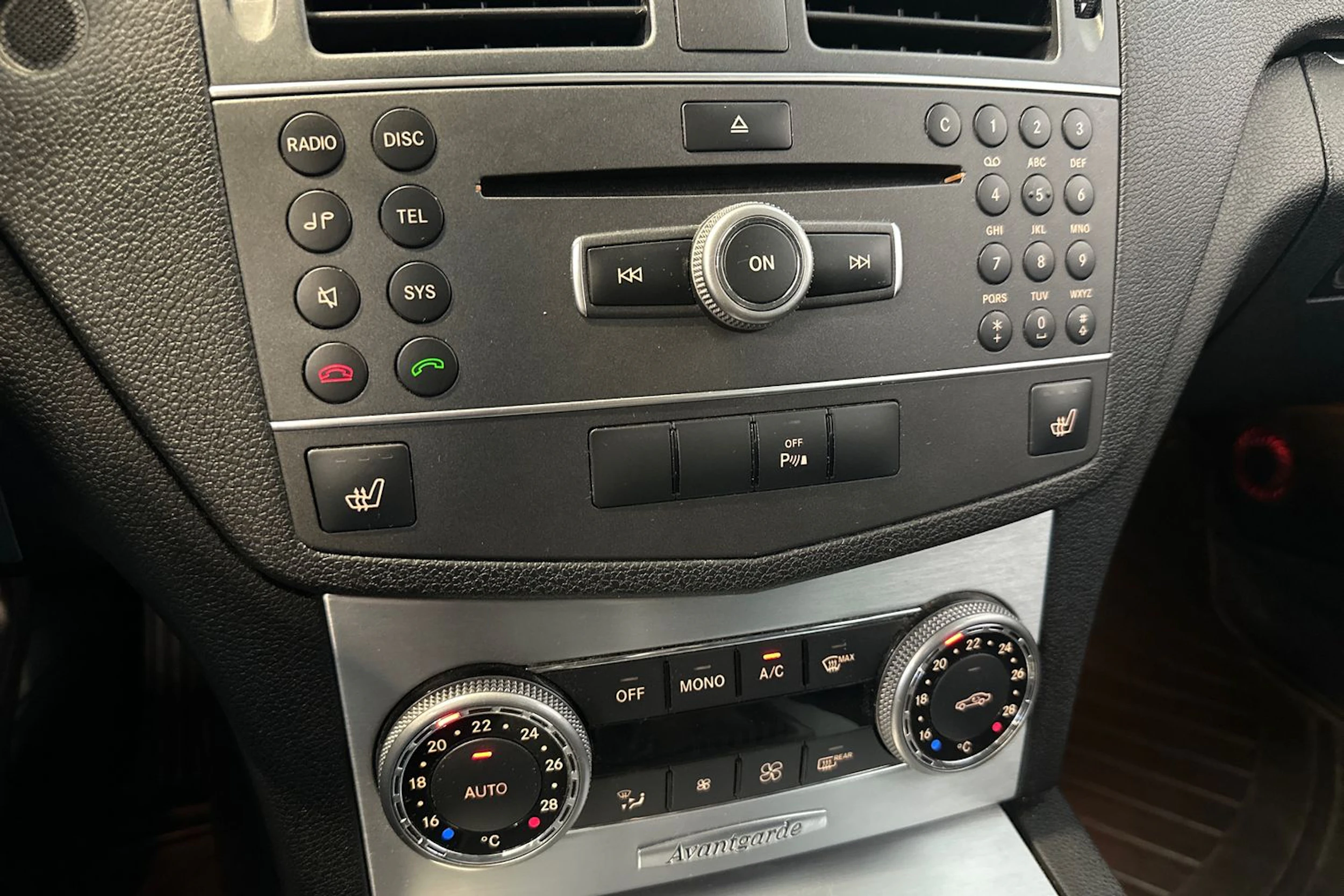 musta Mercedes-Benz C 2011 kuva 23.