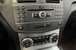 musta Mercedes-Benz C 2011 kuva 23.