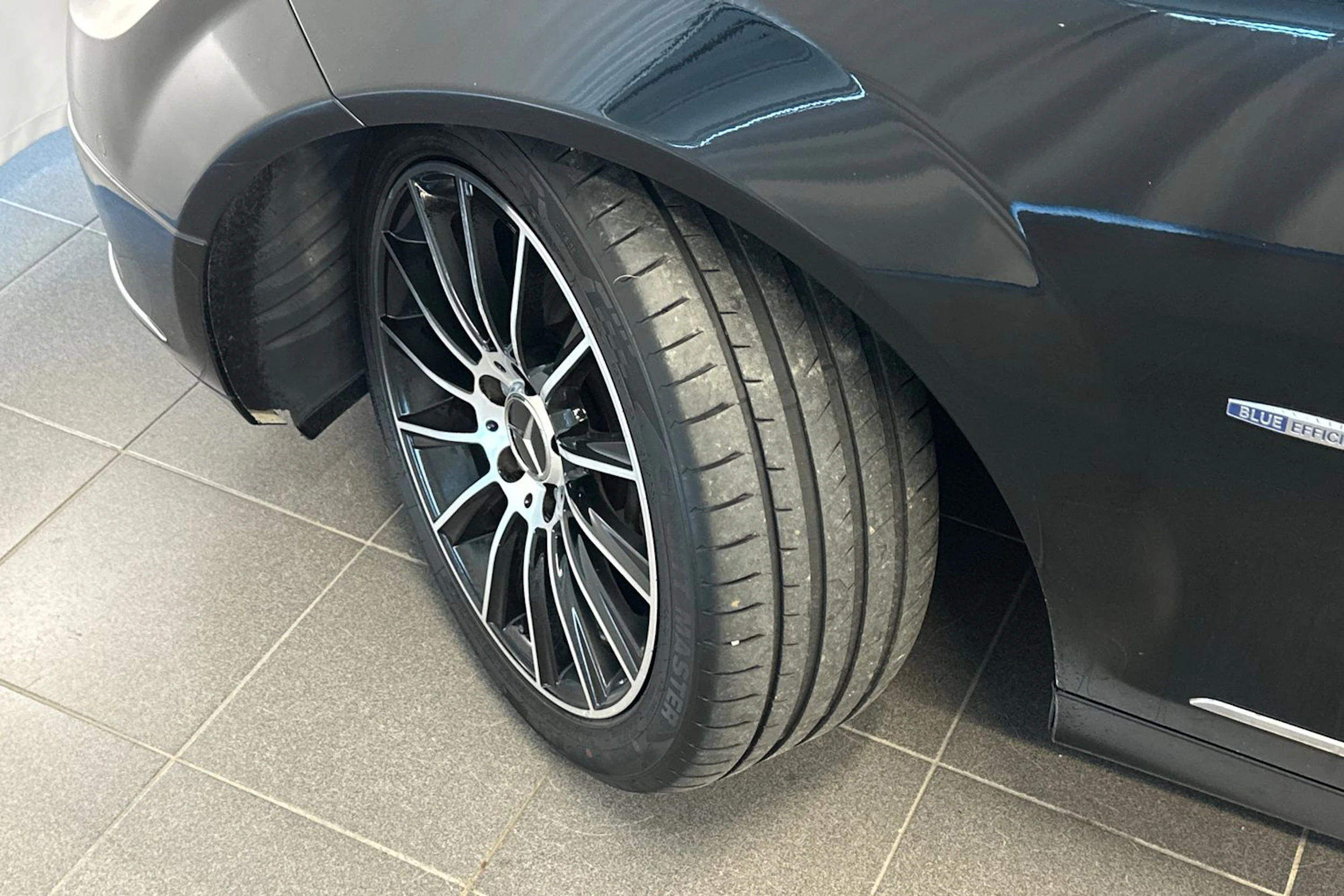 musta Mercedes-Benz C 2011 kuva 28.