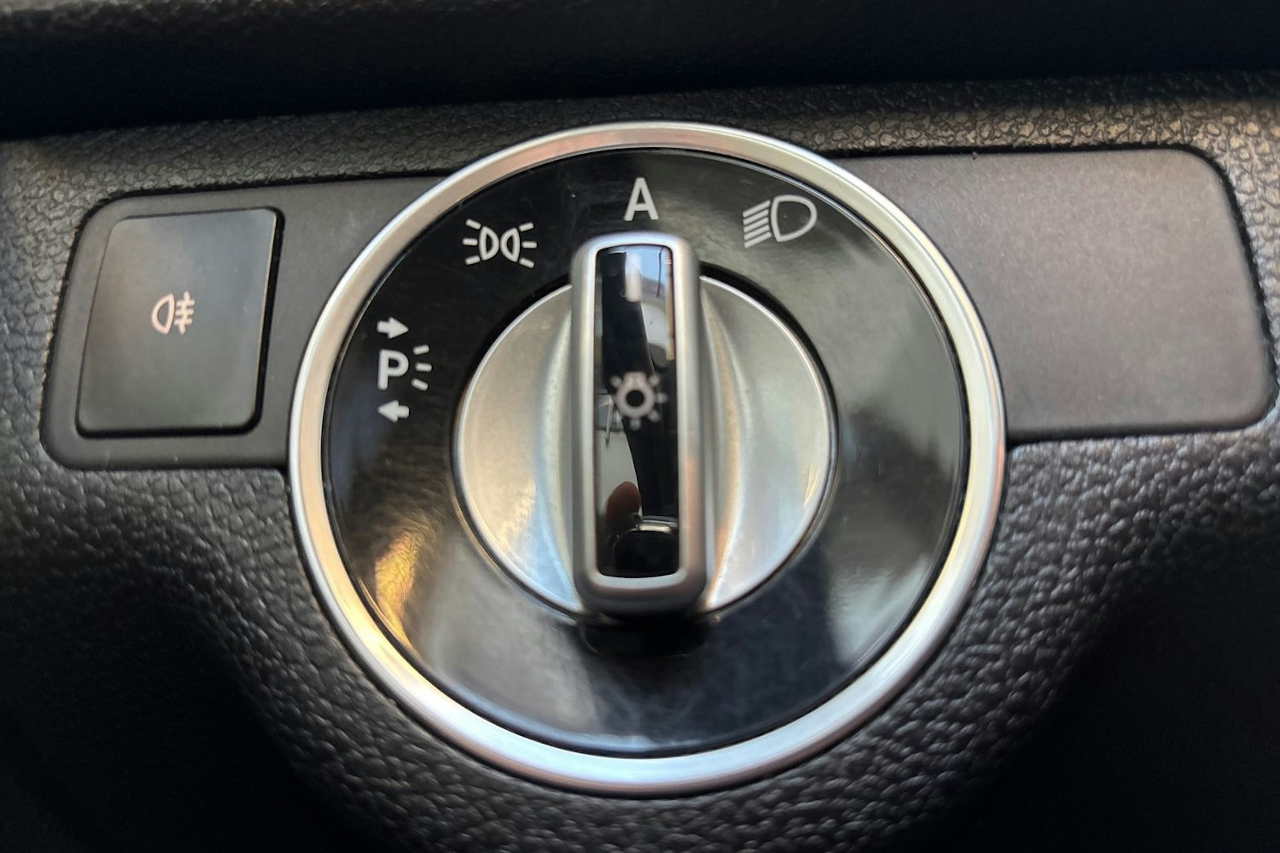 ruskea (beige) Mercedes-Benz C 2011 kuva 21.