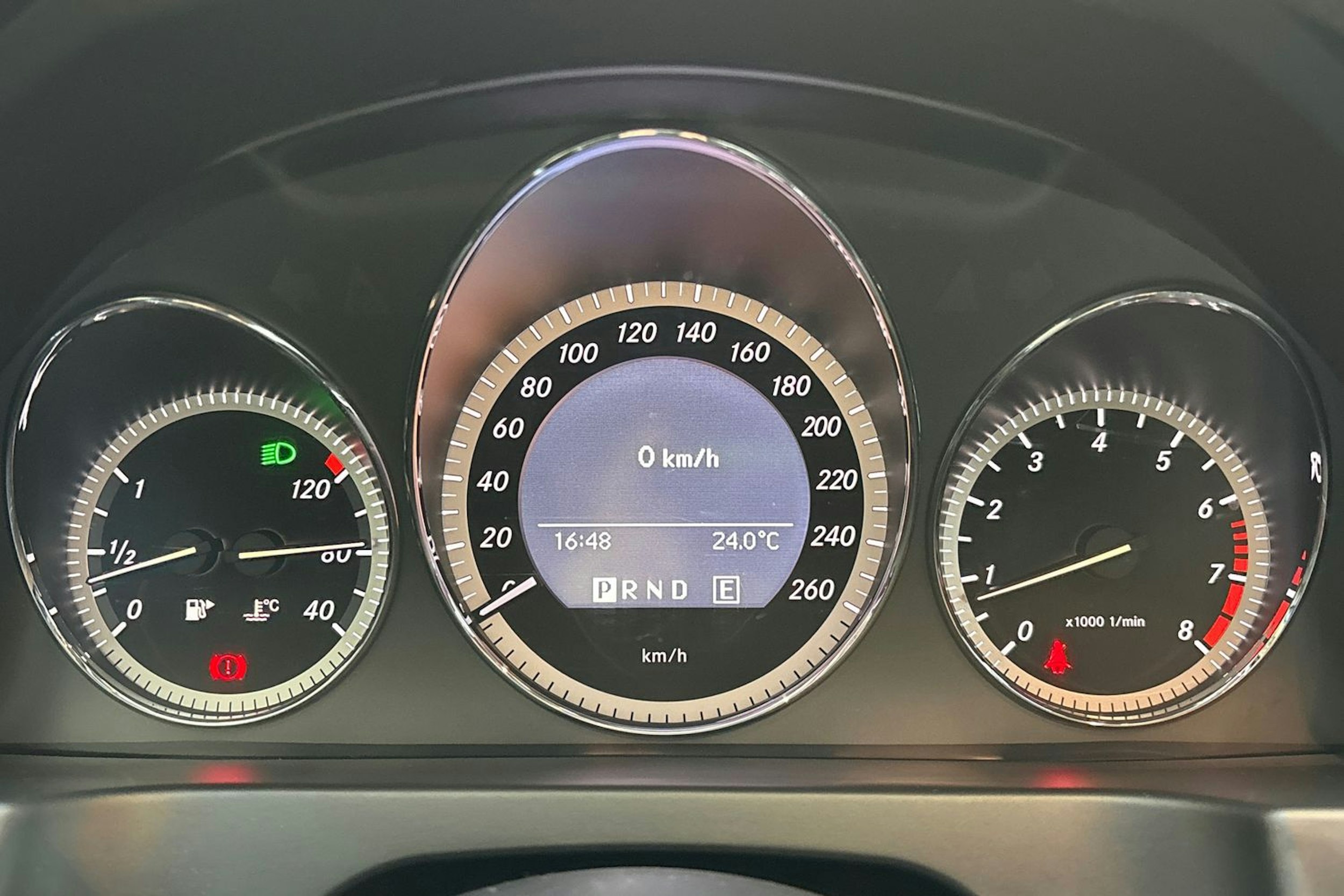 ruskea (beige) Mercedes-Benz C 2011 kuva 16.