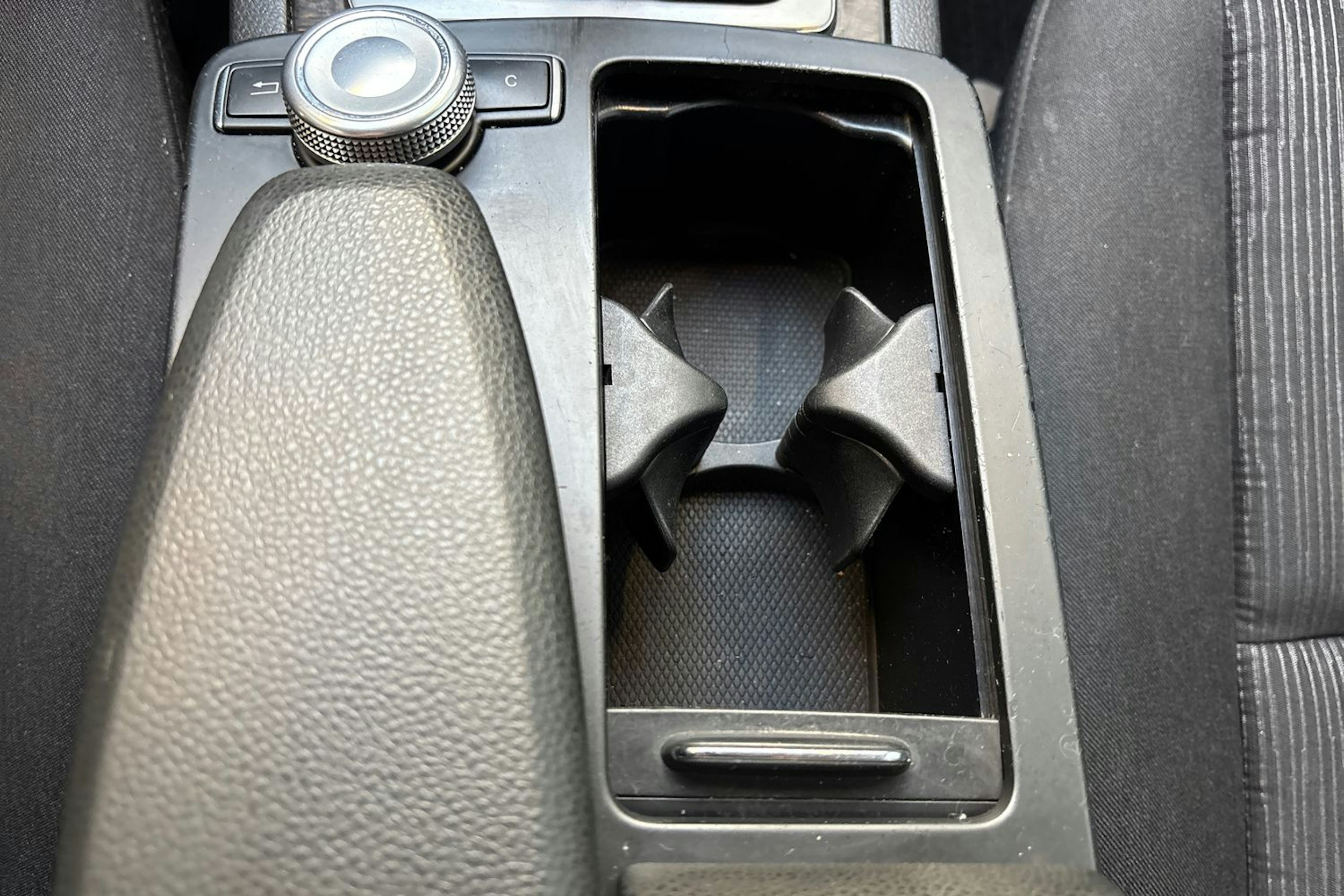 ruskea (beige) Mercedes-Benz C 2011 kuva 19.