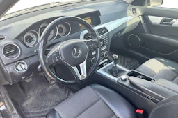 Musta Mercedes-Benz C 2011 kuva 3.