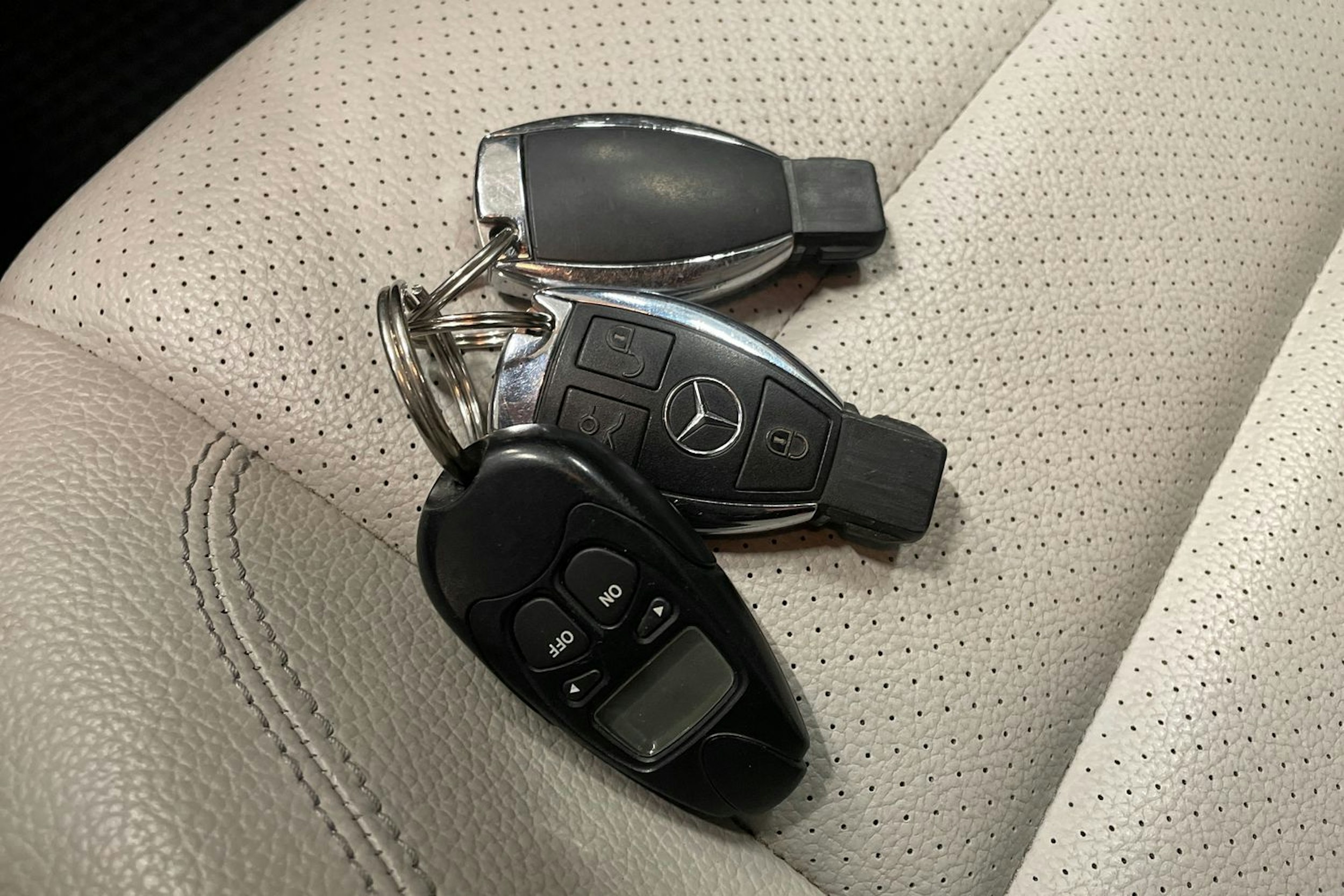 musta Mercedes-Benz C 2011 kuva 23.