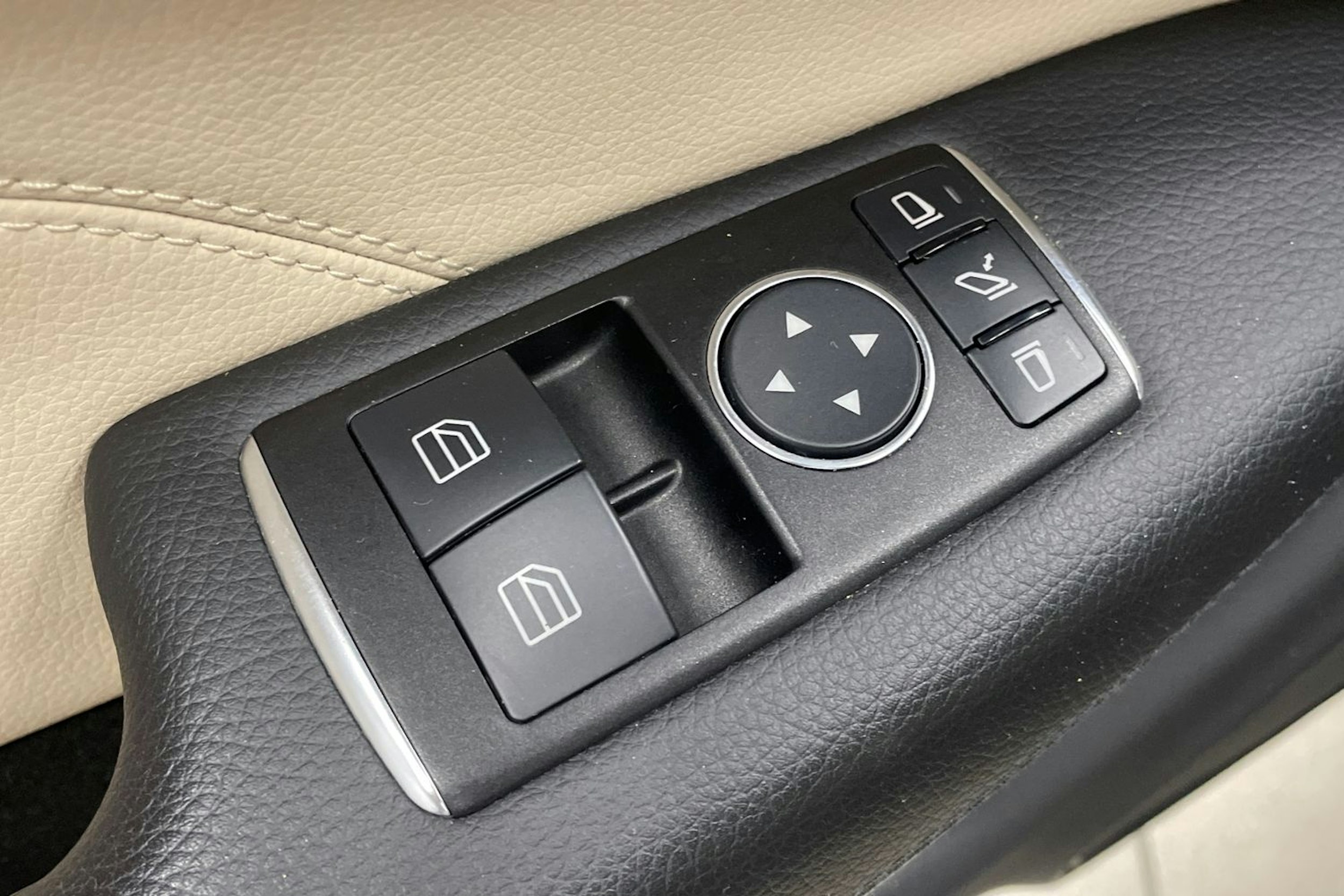 Sininen Mercedes-Benz C 2011 kuva 15.