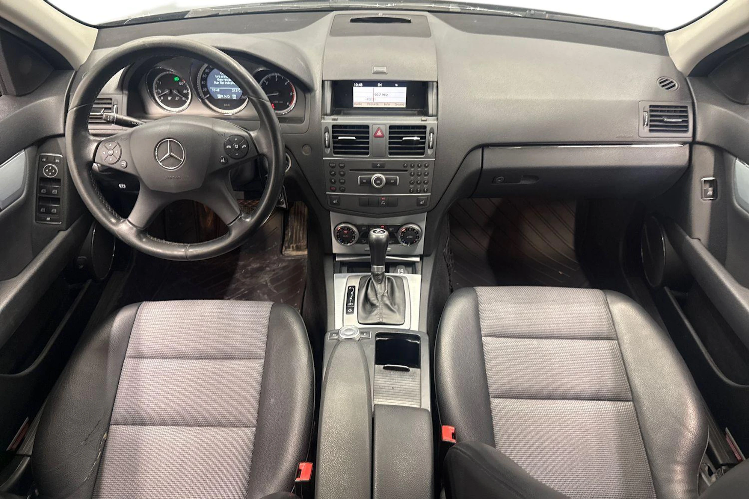 musta Mercedes-Benz C 2011 kuva 7.