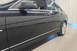musta Mercedes-Benz C 2011 kuva 16.