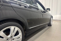 musta Mercedes-Benz C 2011 kuva 17.