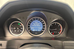 musta Mercedes-Benz C 2011 kuva 19.