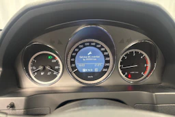 musta Mercedes-Benz C 2011 kuva 22.