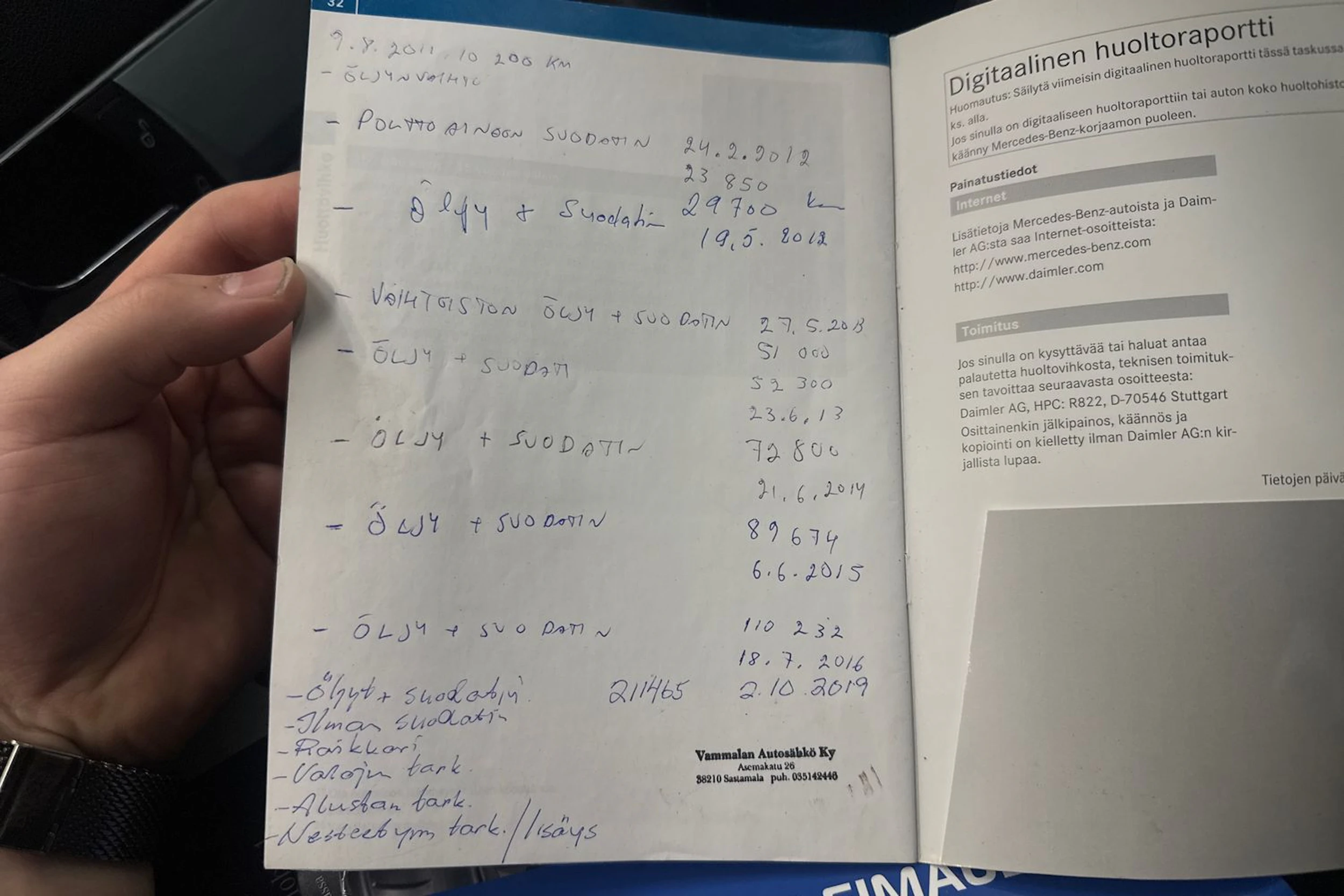 musta Mercedes-Benz C 2011 kuva 24.